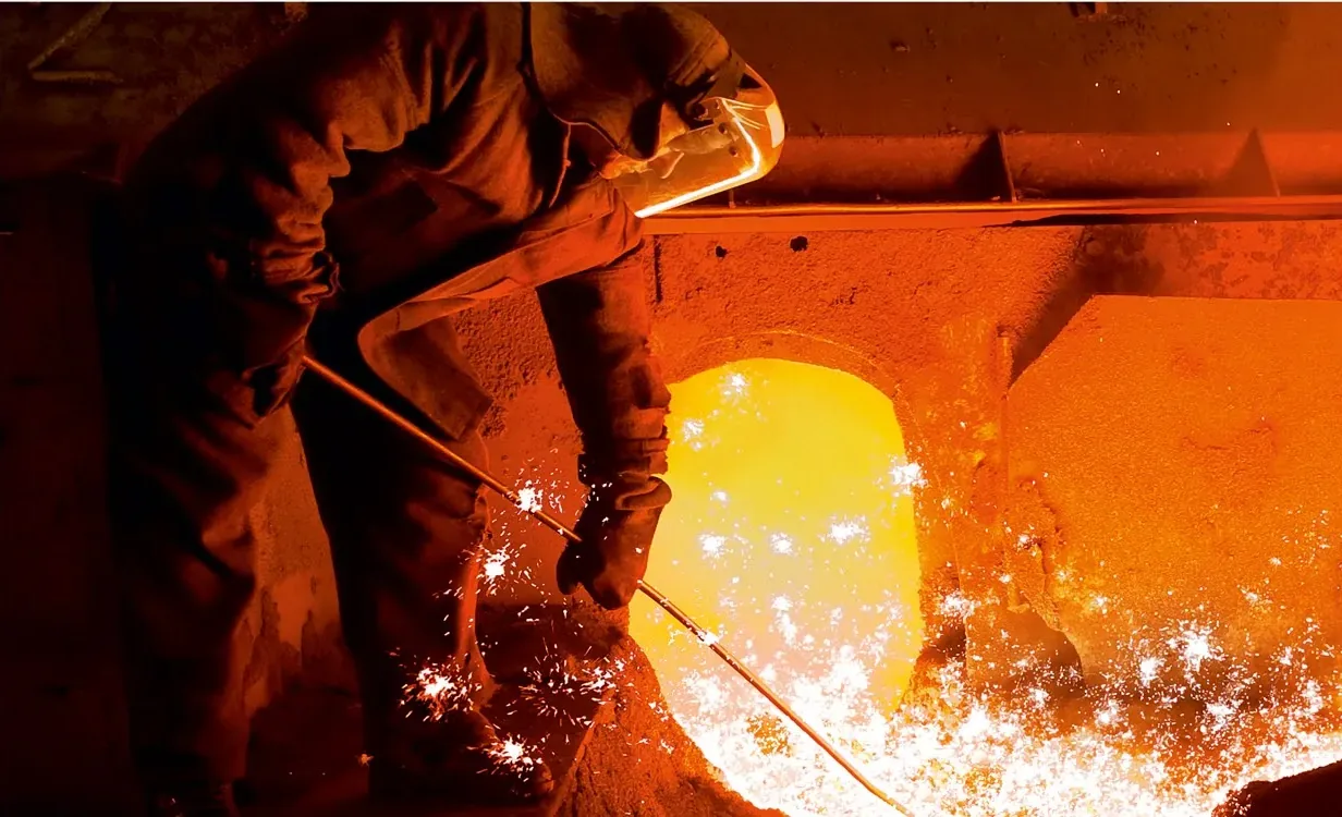 Tapping molten stainless steel at the Navkardeep melt shop